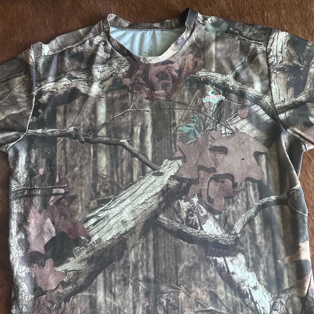 Unisex mossy oak break-up infinity shirt.